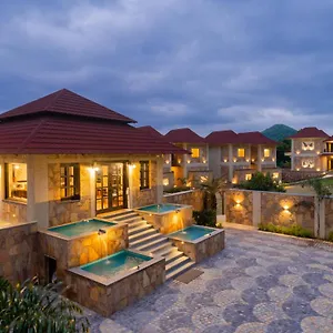 Udaipur hotels &amp; apartments, all accommodations in Udaipur