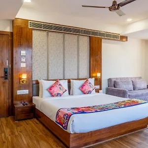 Udaipur hotels &amp; apartments, all accommodations in Udaipur